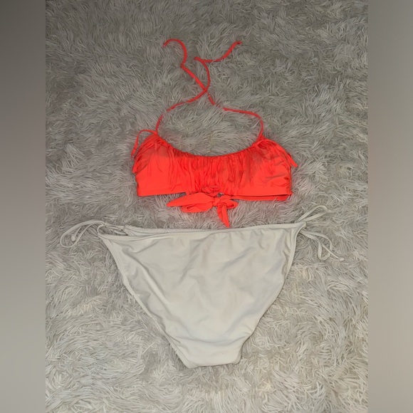 Neon orange fringe bikini top with white crochet bottoms - Picture 3 of 8